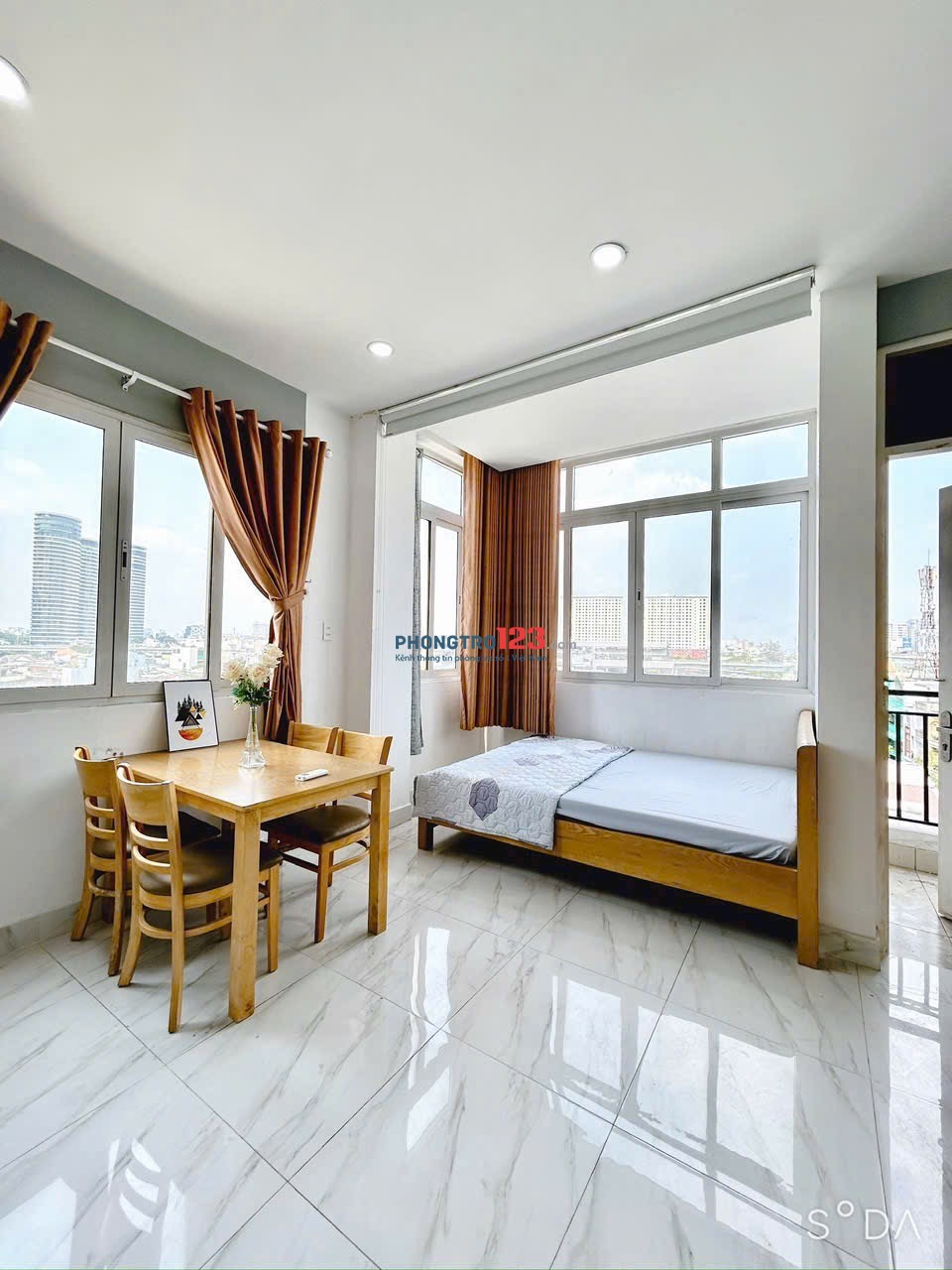 Cho thuê phòng Nguyễn Hữu Cảnh, Bình Thạnh, ban công view Landmark, thang máy, giáp Q1, Q2