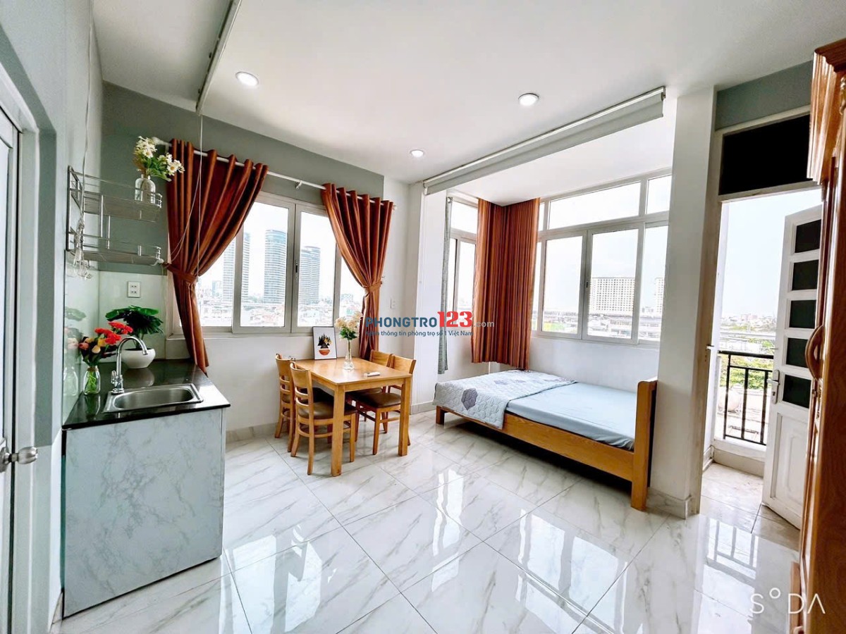 Cho thuê phòng Nguyễn Hữu Cảnh, Bình Thạnh, ban công view Landmark, thang máy, giáp Q1, Q2