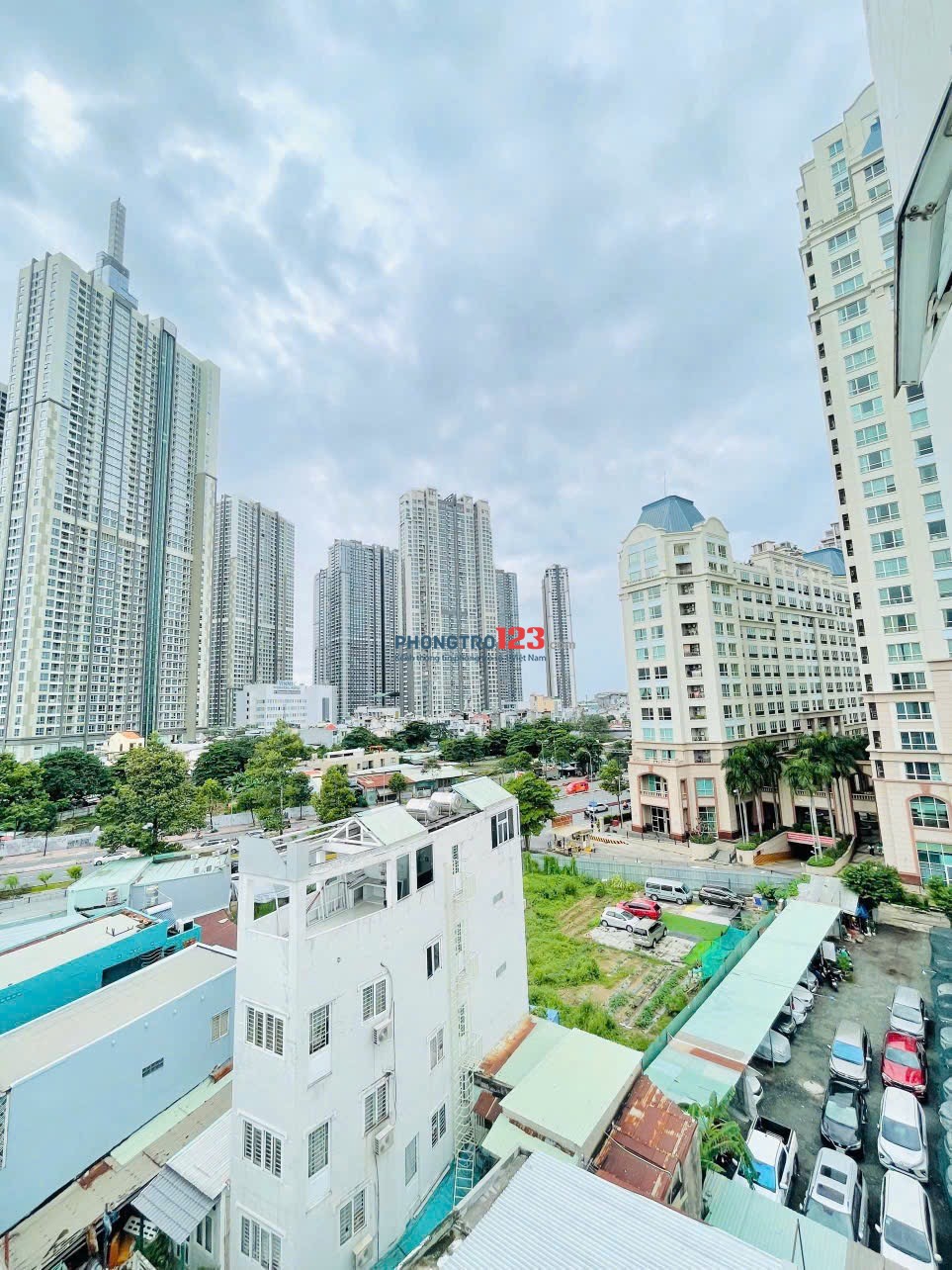 Cho thuê phòng Nguyễn Hữu Cảnh, Bình Thạnh, ban công view Landmark, thang máy, giáp Q1, Q2