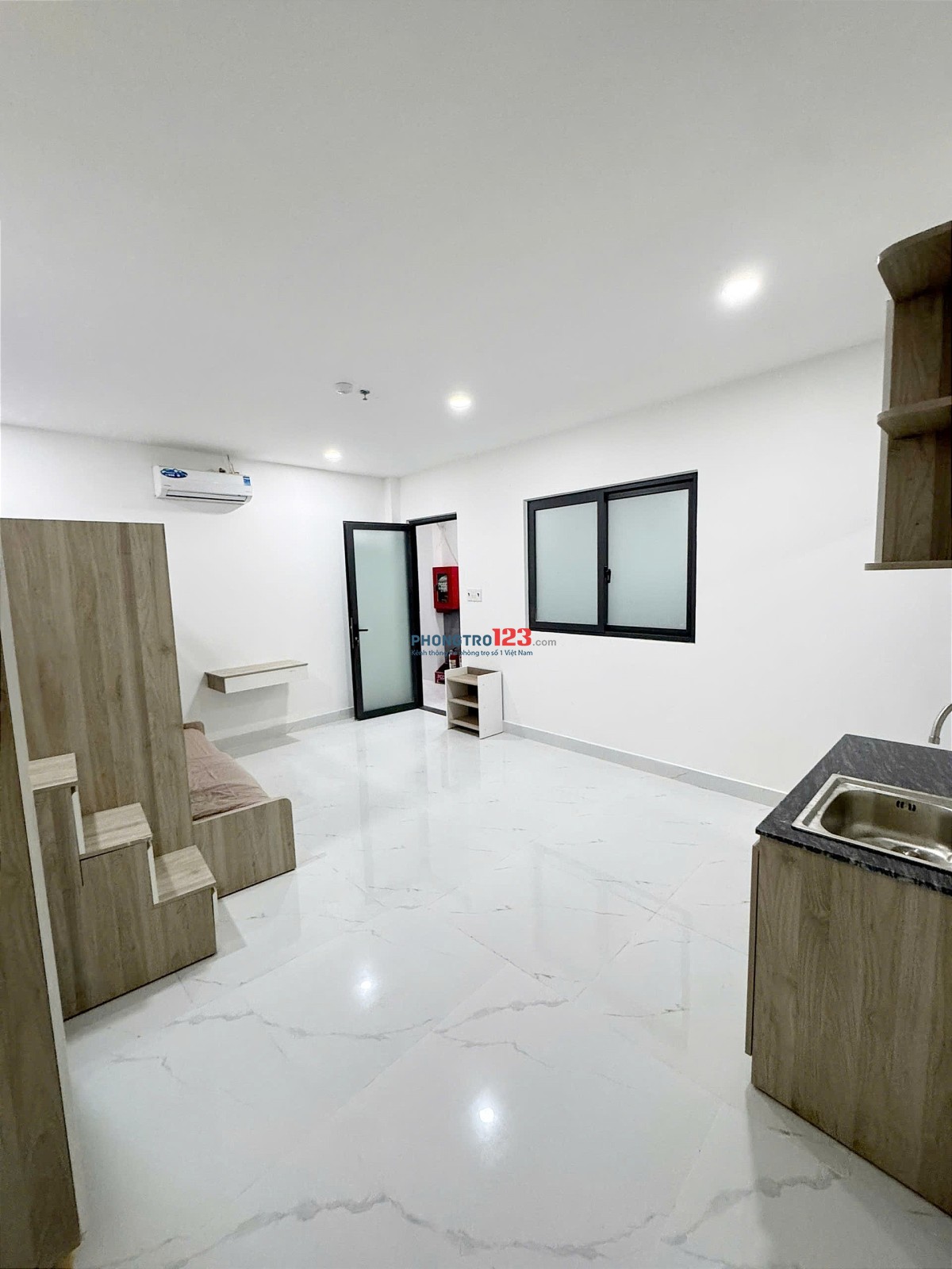 CHDV MỚI XÂY FULL NỘI THẤT CAO CẤP GẦN CÔNG VIÊN LÀNG HOA