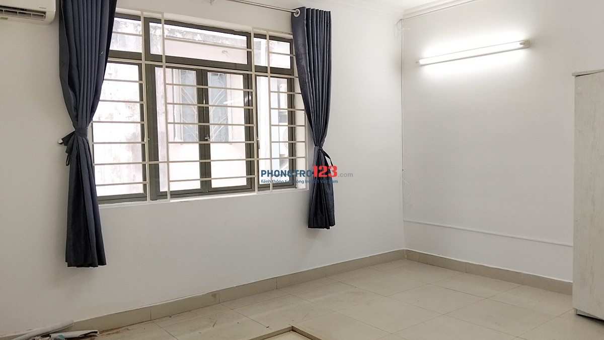 CHDV, CÓ NỘI THẤT BAN CÔNG RỘNG, CỬA SỔ LỚN ĐÓN GIÓ TRỜI, KHÔNG NGẬP NƯỚC, XUNG QUANH NHIỀU TIỆN ÍCH