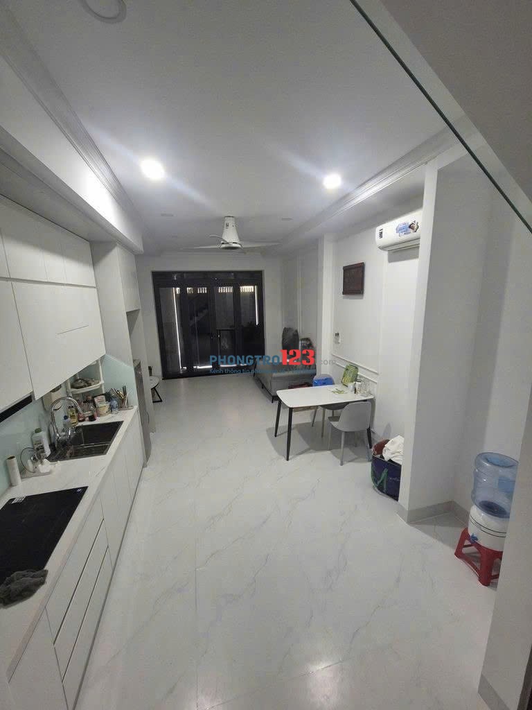 1/Phan Đình Phùng, Phú Nhuận 94m2, 2PN, Sẵn Nội Thất giá 14,5 tr/th