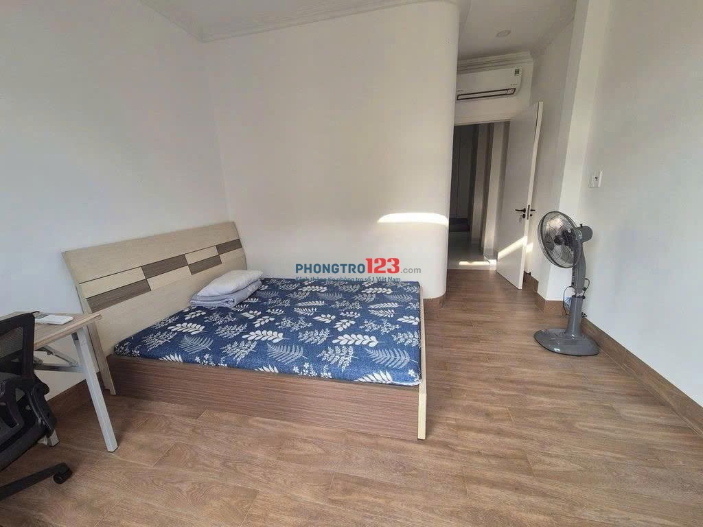 1/Phan Đình Phùng, Phú Nhuận 94m2, 2PN, Sẵn Nội Thất giá 14,5 tr/th