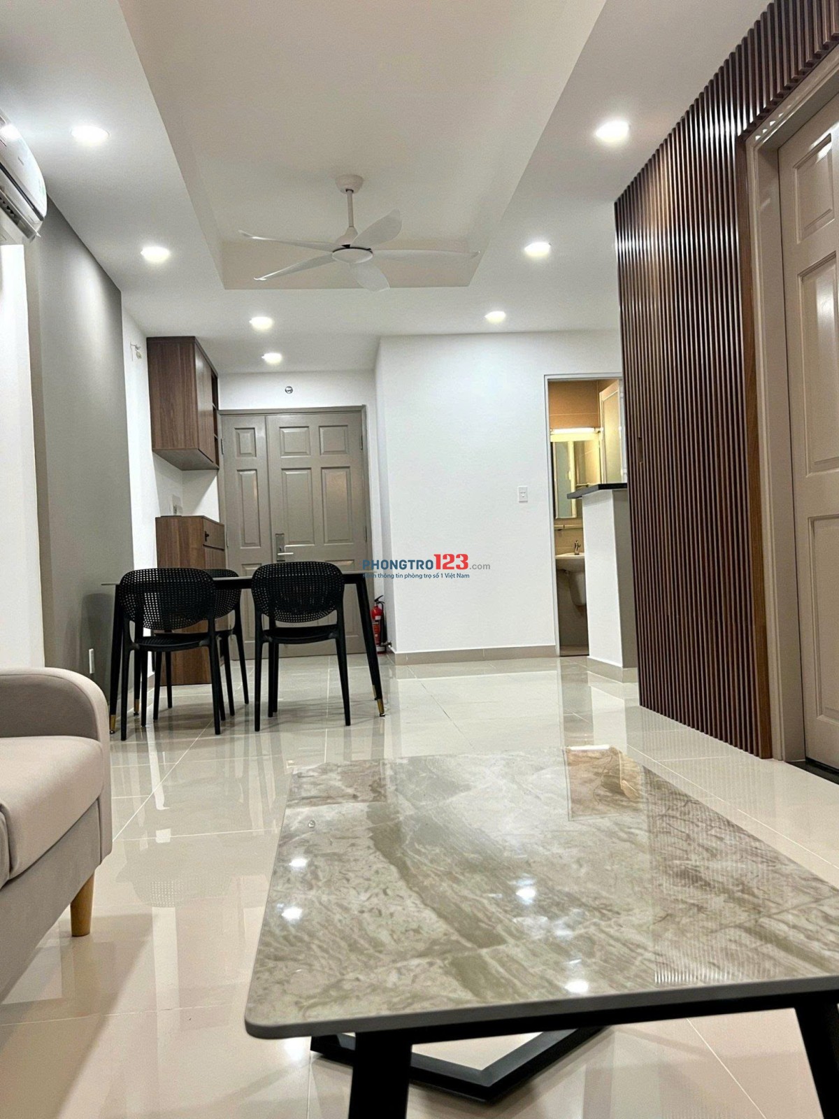 Cho thuê The Manor 2 - Nguyễn Hữu Cảnh căn 2p ngủ, NTCC giá 17tr/tháng