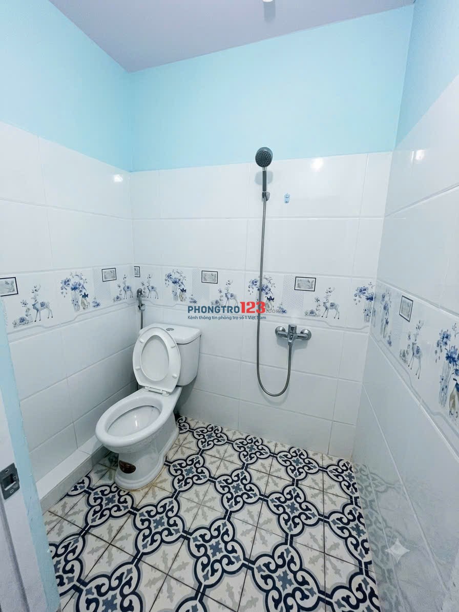 Cho thuê phòng gác, Gần sân bay - Hồng Hà, Tân Bình