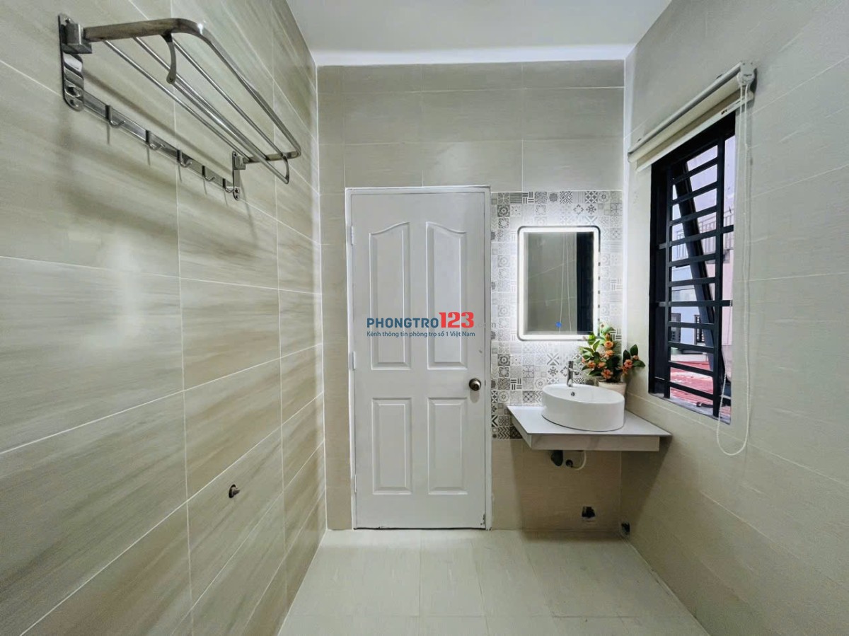PHÒNG TÁCH BẾP BAN CÔNG LỚN NGAY KẾ CHỢ BÀ CHIỂU GIÁP QUẬN 1- NGUYỄN VĂN ĐẬU, BÌNH THẠNH