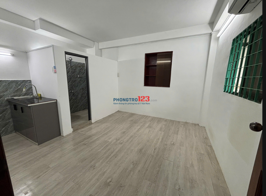 Phòng trọ giá rẻ, có cửa sổ ngay Đường 3 Tháng 2 quận 10