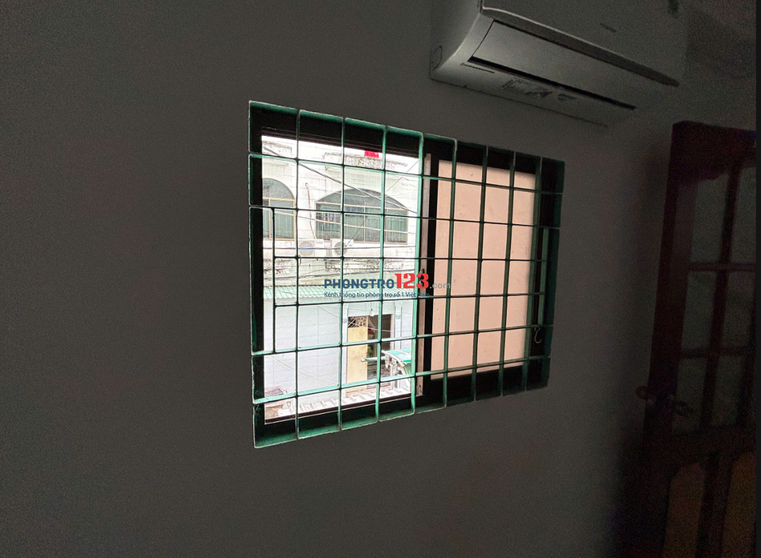 Phòng trọ giá rẻ, có cửa sổ ngay Đường 3 Tháng 2 quận 10