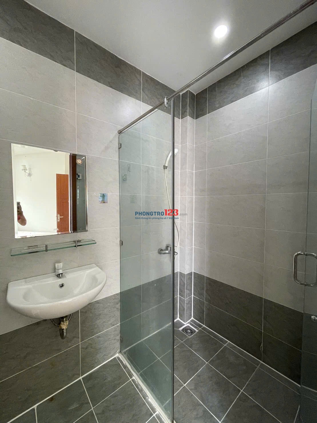 Cho thuê phòng rộng mới, ban công lớn, full nội thất – Phan Xích Long, Phú Nhuận gần Quận 1, Quận 3