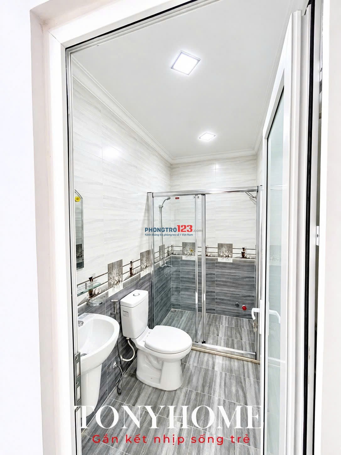 Khai Trương KTX CAO CẤP RỘNG - BAN CÔNG & CỬA SỔ - BAO CP - NGAY CÔNG VIÊN GIA ĐỊNH