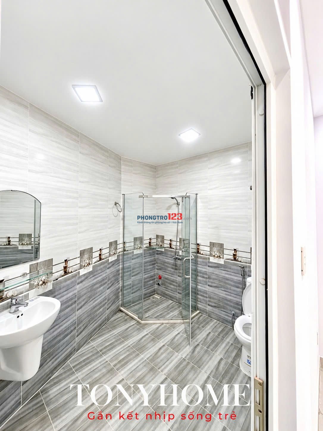 Khai Trương KTX CAO CẤP RỘNG - BAN CÔNG & CỬA SỔ - BAO CP - NGAY CÔNG VIÊN GIA ĐỊNH