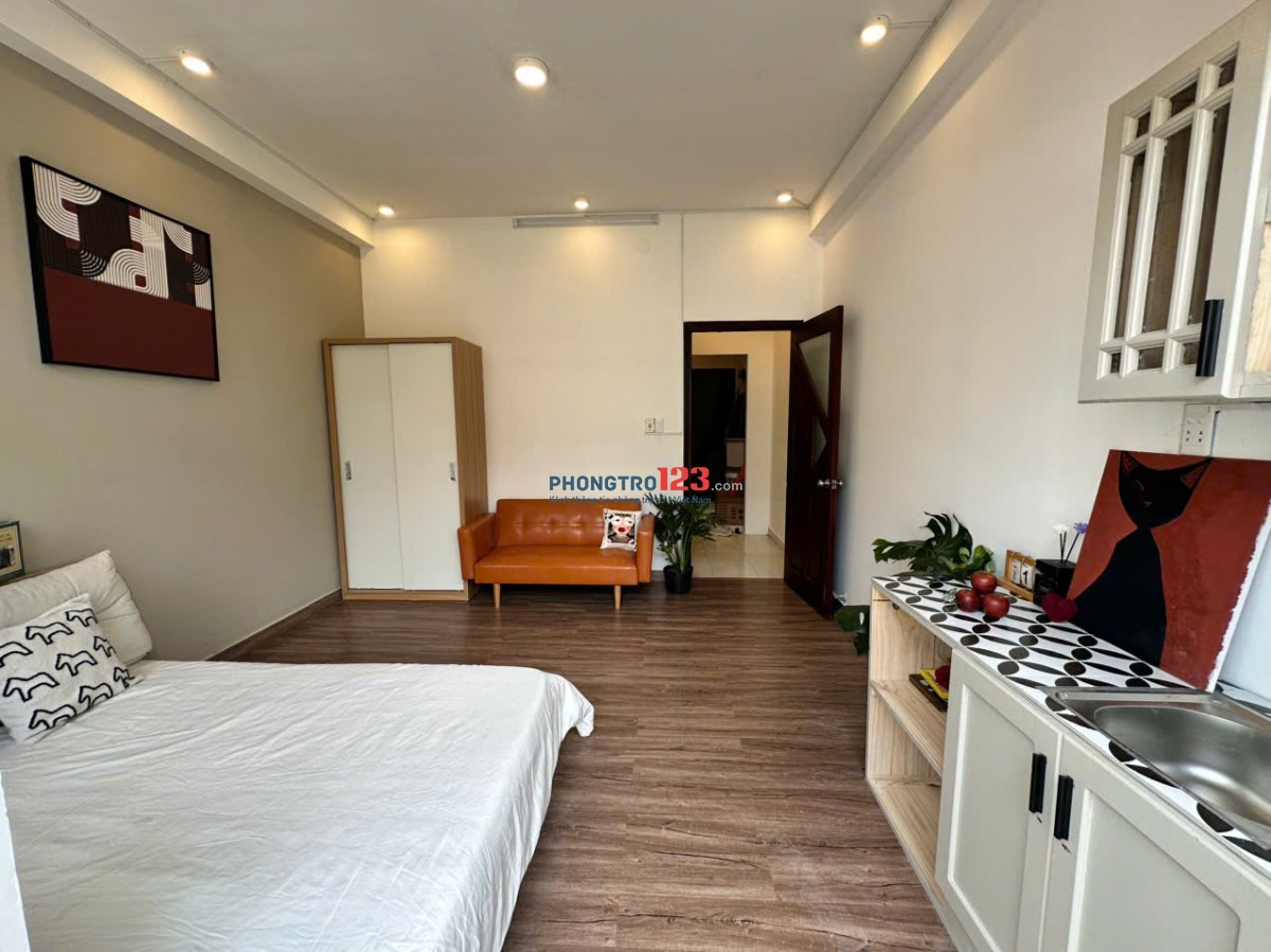 Khai trương phòng ban công lớn, máy giặt riêng – Phan Xích Long, Phú Nhuận gần Q1, Bình Thạnh, Q3