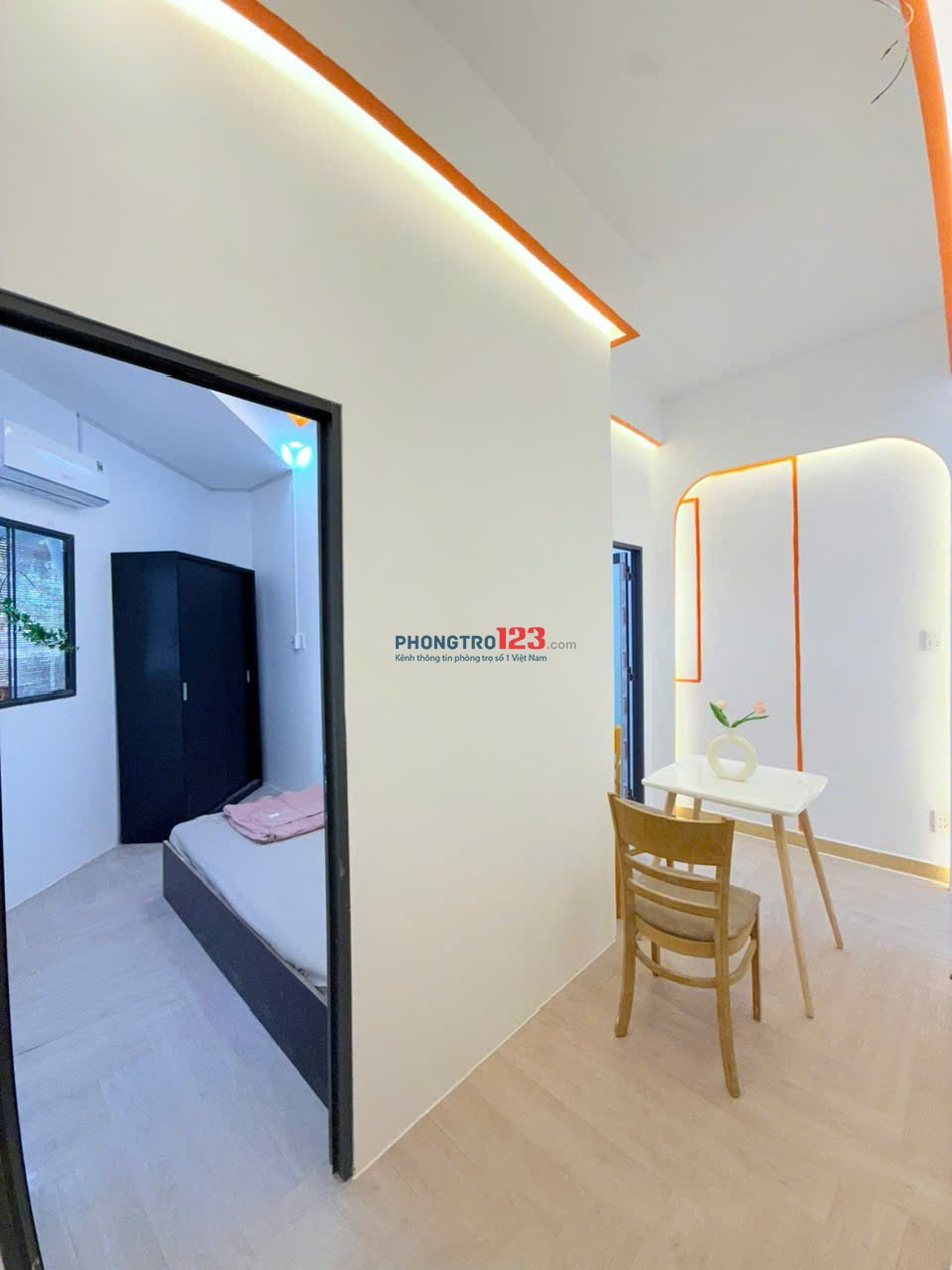Cho thuê căn hộ 2PN tách bếp, ban công, full nội thất Bình Thạnh