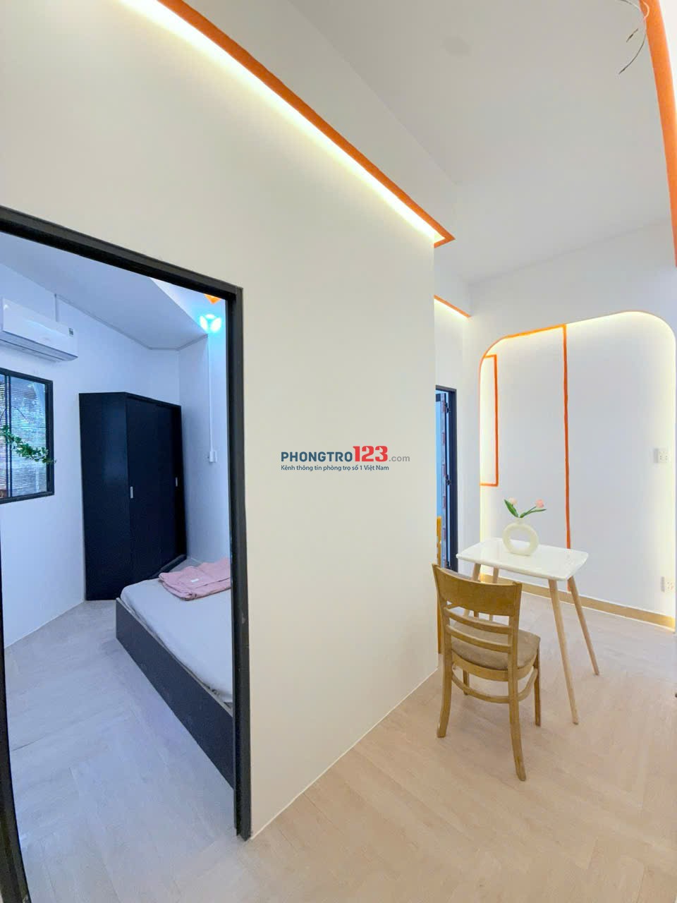 Cho thuê căn hộ 2PN tách bếp, ban công, full nội thất Bình Thạnh