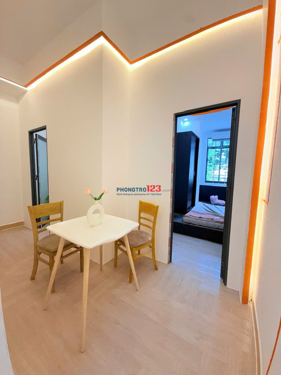 Cho thuê căn hộ 2PN tách bếp, ban công, full nội thất Bình Thạnh