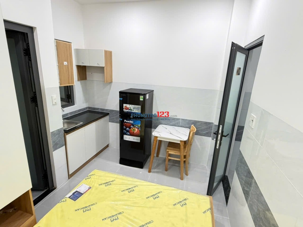 Studio Full Nội Thất, Mới Đẹp 100%, Ngay Phan Huy Ích, Dọn Vào Là Ở