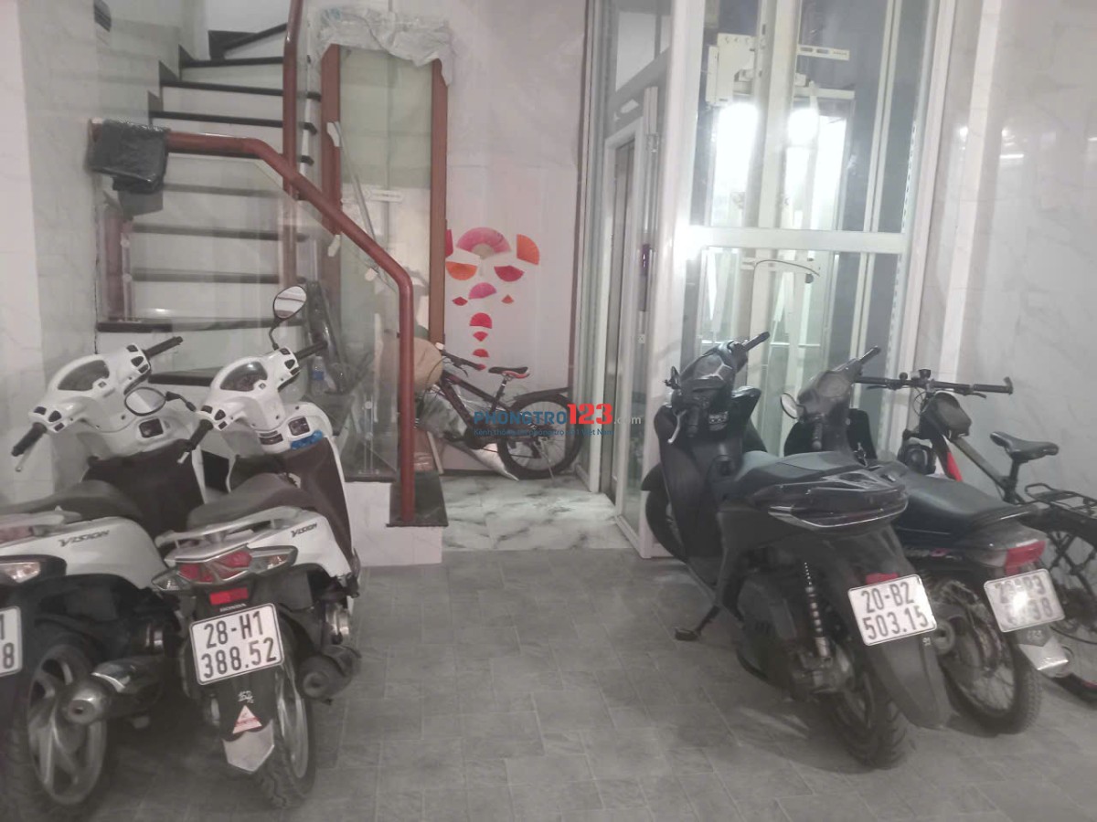 Phòng trọ, Full đồ, khép kín, chính chủ, Ngay trung tâm ngã ba Phạm Văn Đồng-Trần Cung, Hà Nội