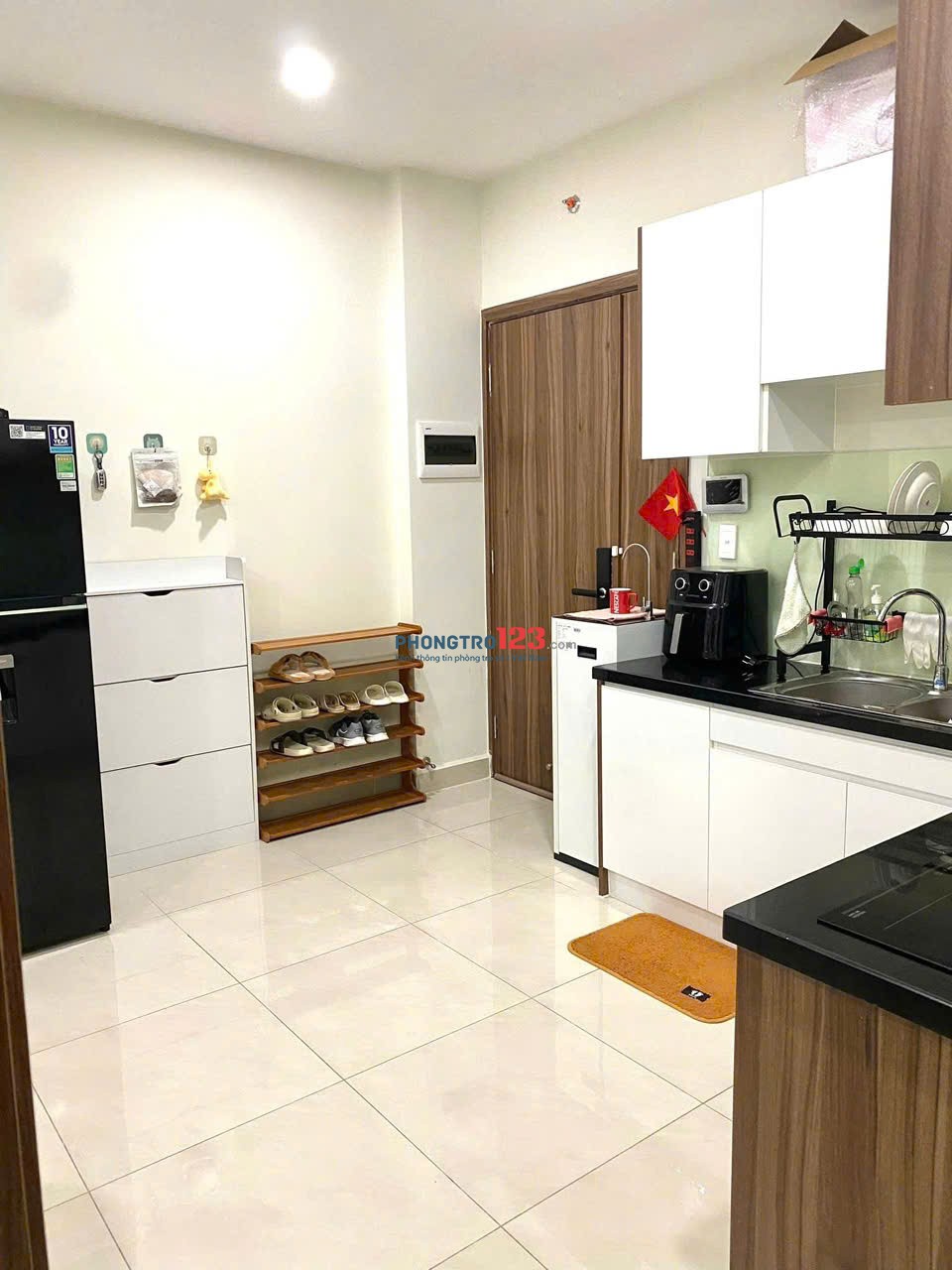 Chung cư Reverside 90, Nguyễn Hữu Cảnh, BT: 2p ngủ, NTCB, 13tr/tháng