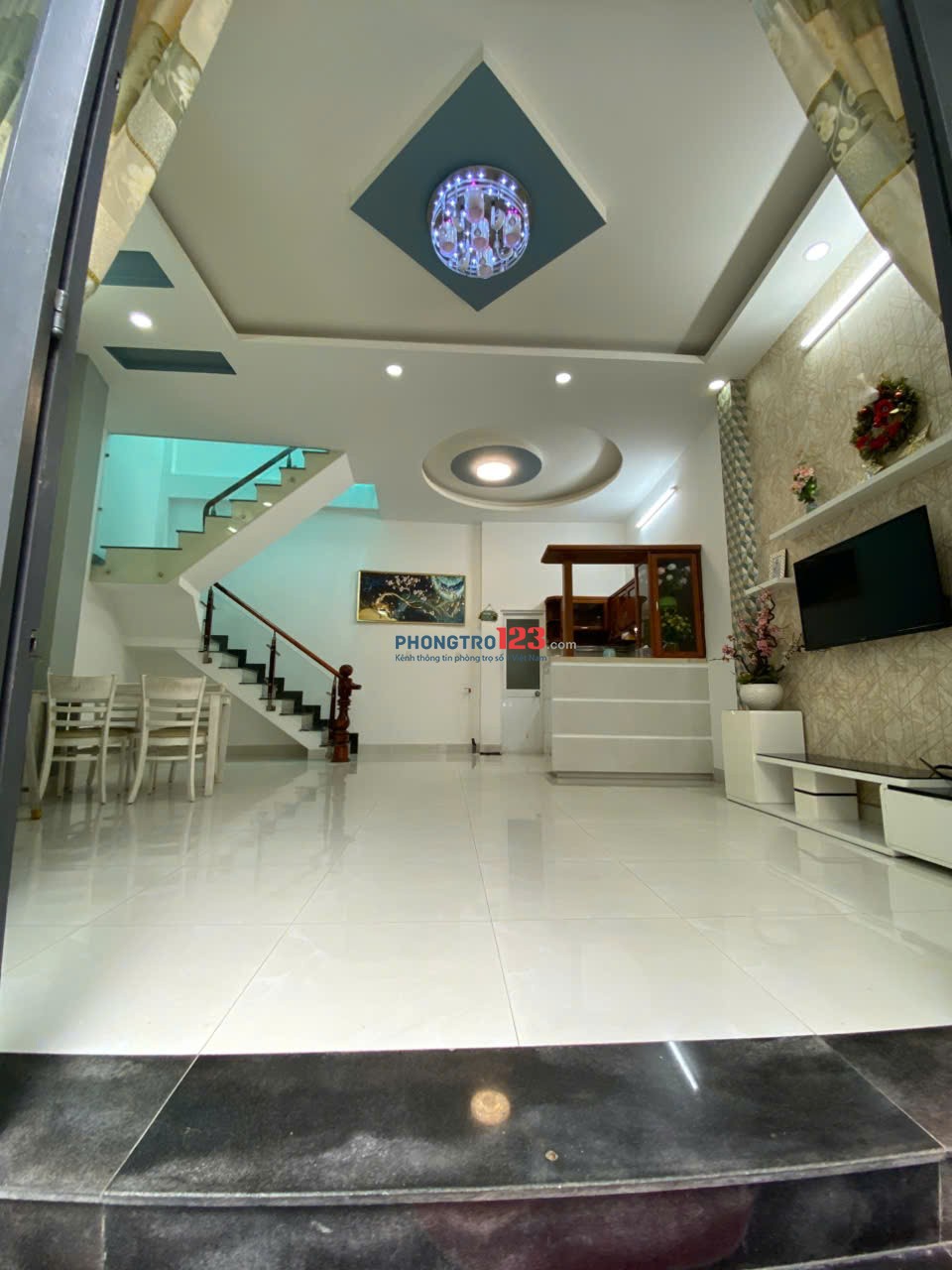 Cho thuê nhà nguyên căn, DTSD 80m2, 1 trệt, 1 lầu, 2PN, 3WC