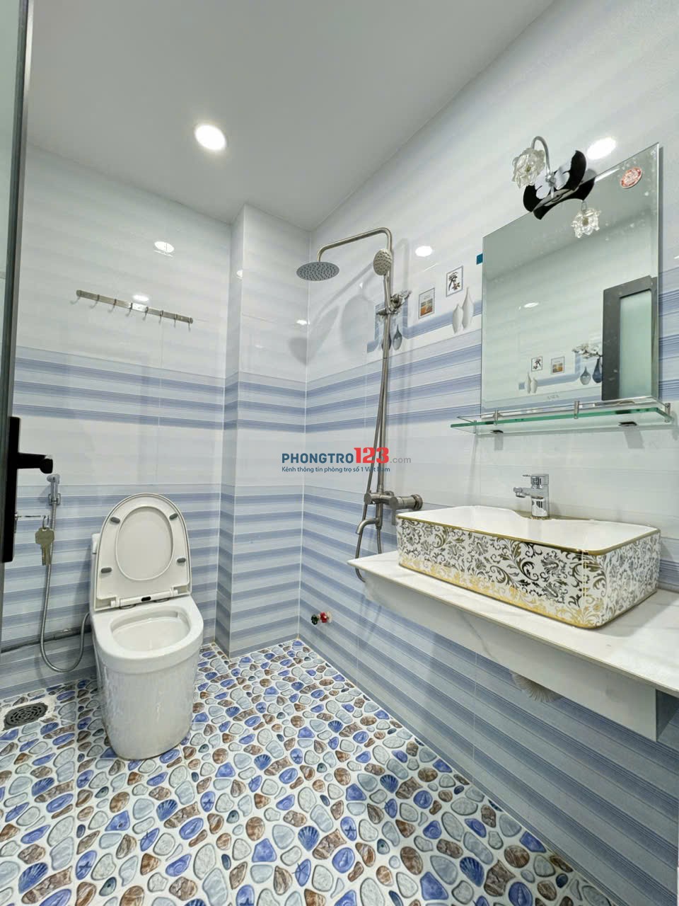 Cho thuê phòng rộng, ban công thoáng, full nội thất – Lê Quang Định, Bình Thạnh, gần Bà Chiểu, Q1