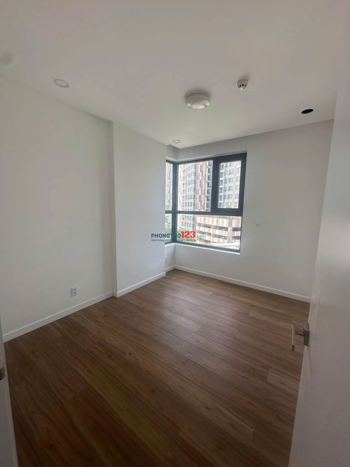 Chung cư tín phong 2PN, Ko nội thất, 79m2 giá 7.5tr/th nhận nhà liền