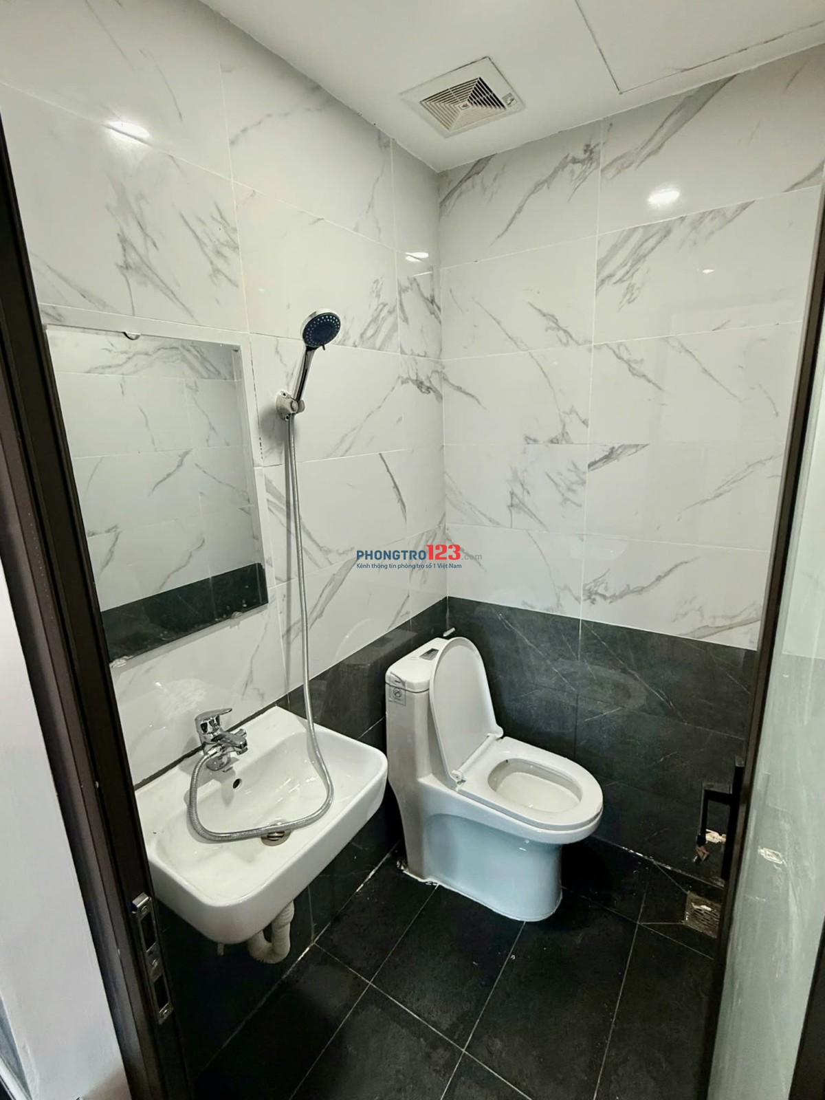 GÓC NHƯỢNG TRỌ : Mình cần pass trọ đầu tháng 11 vào ở, nhà mới xây, pccc, nội thất đầy đủ, vskk, khô