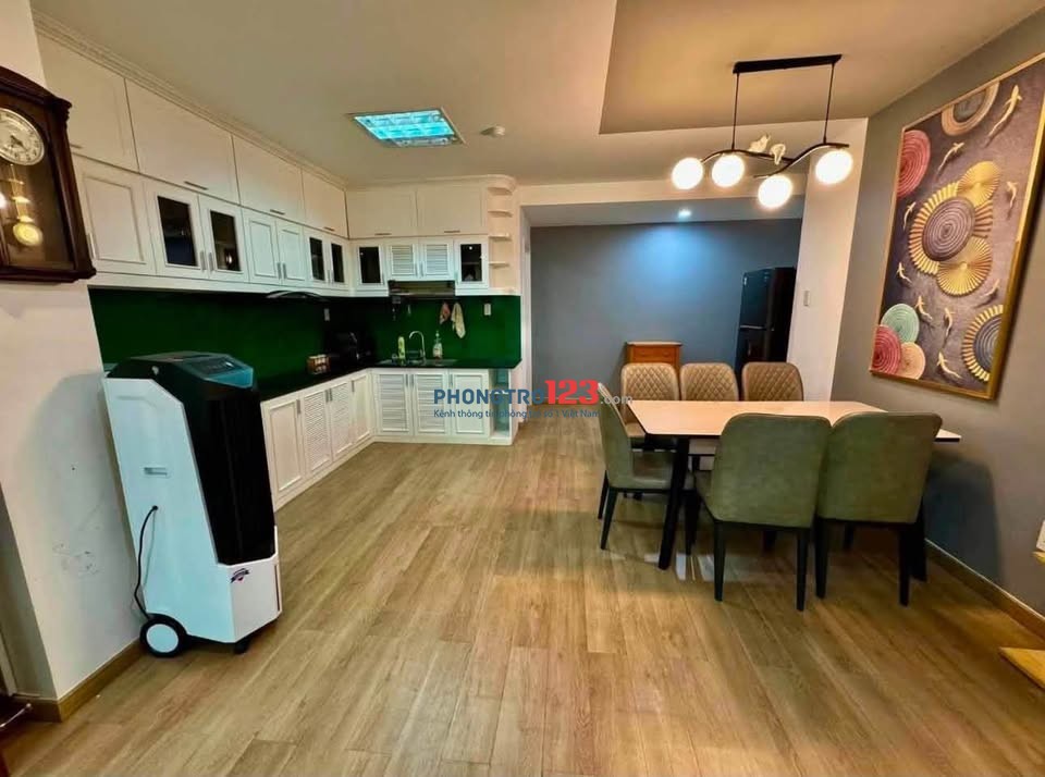 Cho thuê C/c Cộng Hoà Plaza căn 3PN giá thuê 15tr/th. Nội thất tốt.