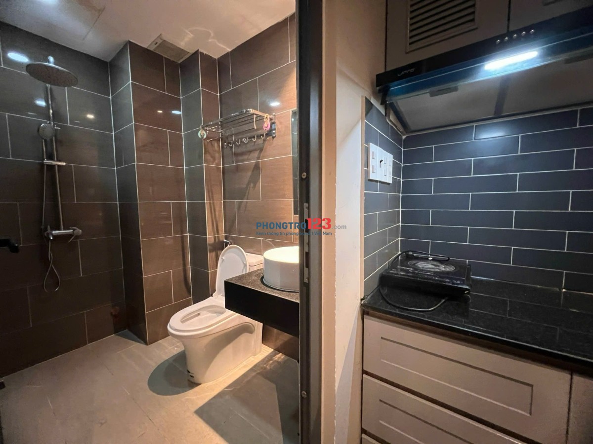 PHÒNG 35m2 FULL NỘI THẤT, THANG MÁY, PHÒNG GYM NGAY GIÁP QUẬN 1- NƠ TRANG LONG, BÌNH THẠNH