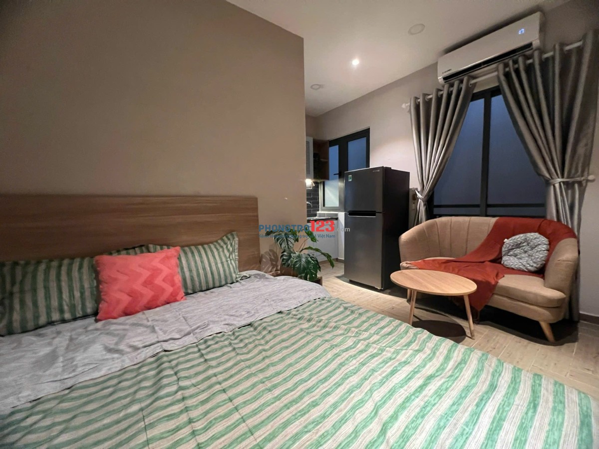 PHÒNG 35m2 FULL NỘI THẤT, THANG MÁY, PHÒNG GYM NGAY GIÁP QUẬN 1- NƠ TRANG LONG, BÌNH THẠNH