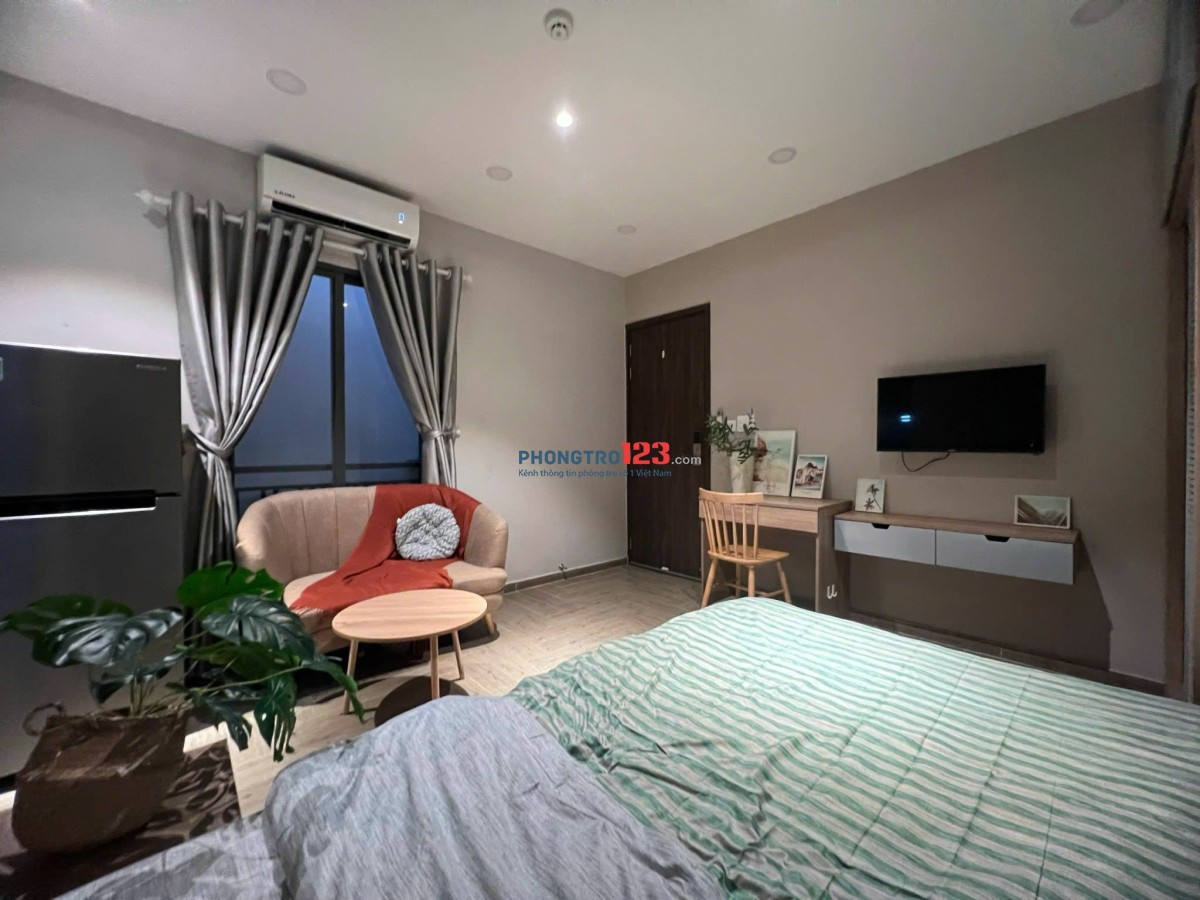 PHÒNG 35m2 FULL NỘI THẤT, THANG MÁY, PHÒNG GYM NGAY GIÁP QUẬN 1- NƠ TRANG LONG, BÌNH THẠNH