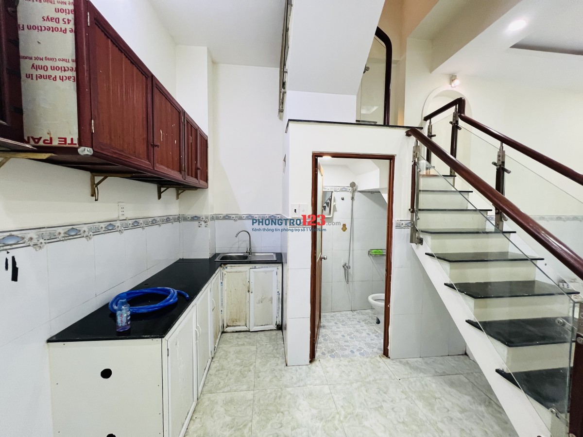 Phòng 2 Tầng mặt đường hẻm rộng 6m