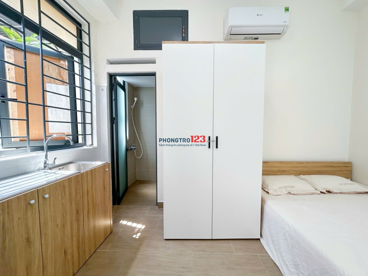 PHÒNG CÓ BAN CÔNG CỬA SỔ LỚN THOÁNG FULL NỘI THẤT CÔ BẮC PHÚ NHUẬN, SÁT BÌNH THẠNH, QUẬN 1, QUẬN 3