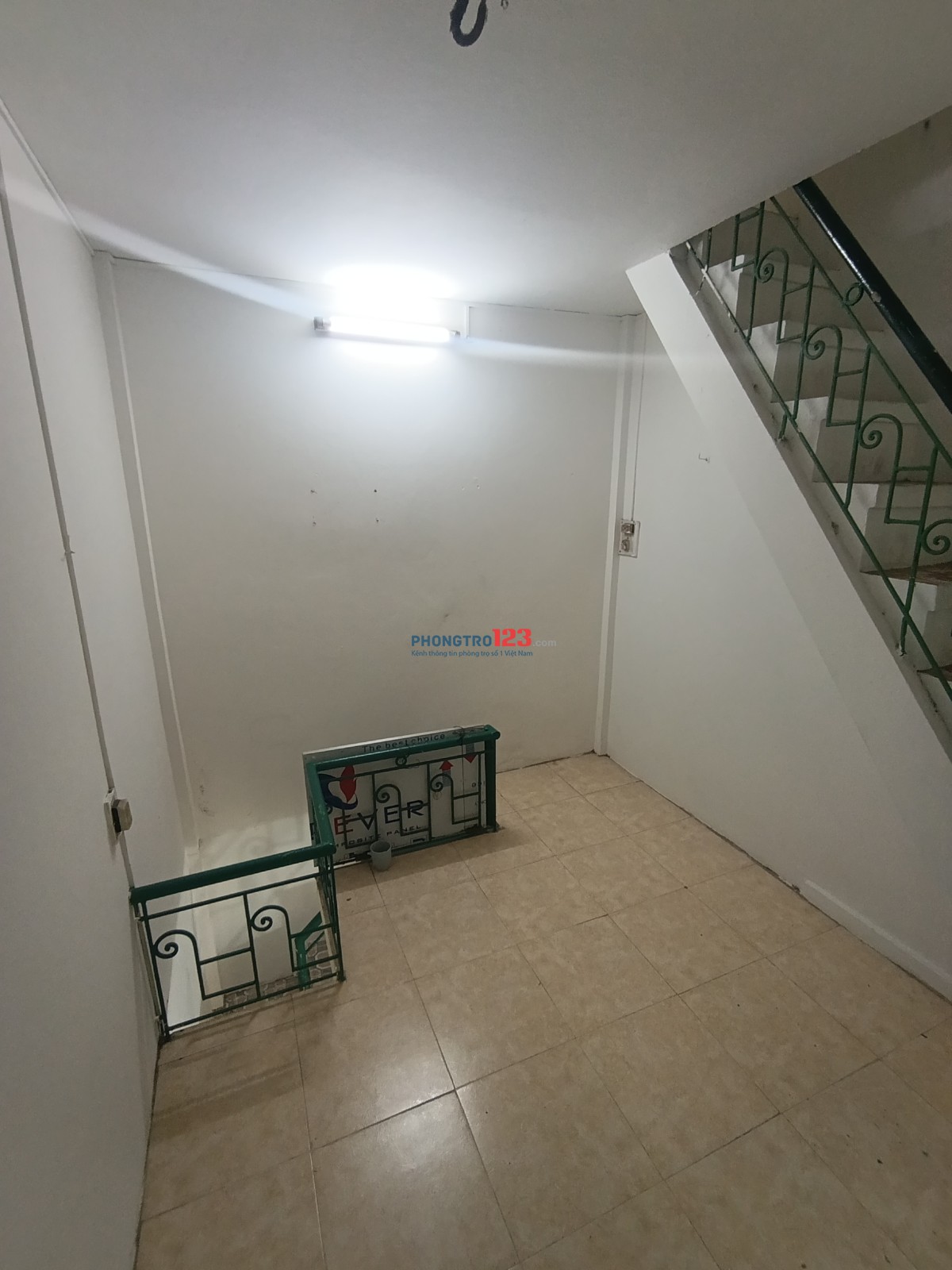Cho thuê nhà nguyên căn 4 tầng ngõ 51 Thợ Nhuộm, Cửa Nam - Đủ đồ, giá 3.5 tr/tháng
