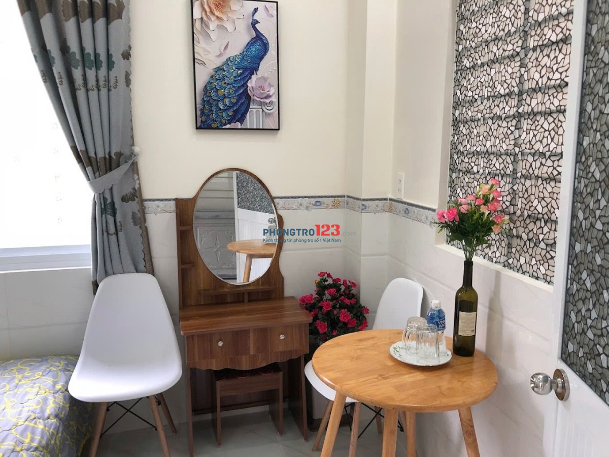 Room for rent—clean and airy. Cho thuê phòng, sạch sẽ, thoáng mát. Khu vực an ninh.