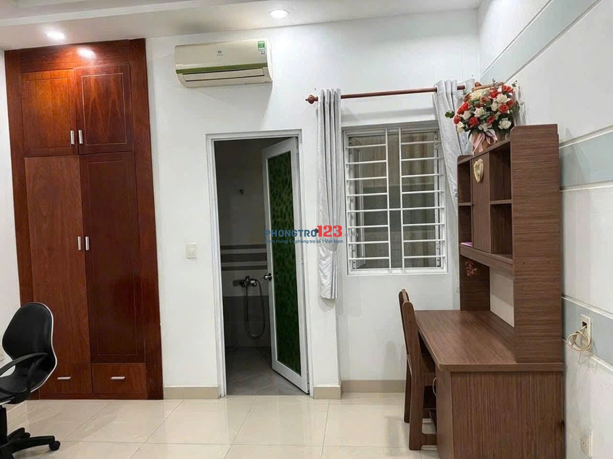 Nhà nguyên căn 2PN,2Wc trước nhà có thể KD nhỏ,đường ô tô Q. Phú Nhuận