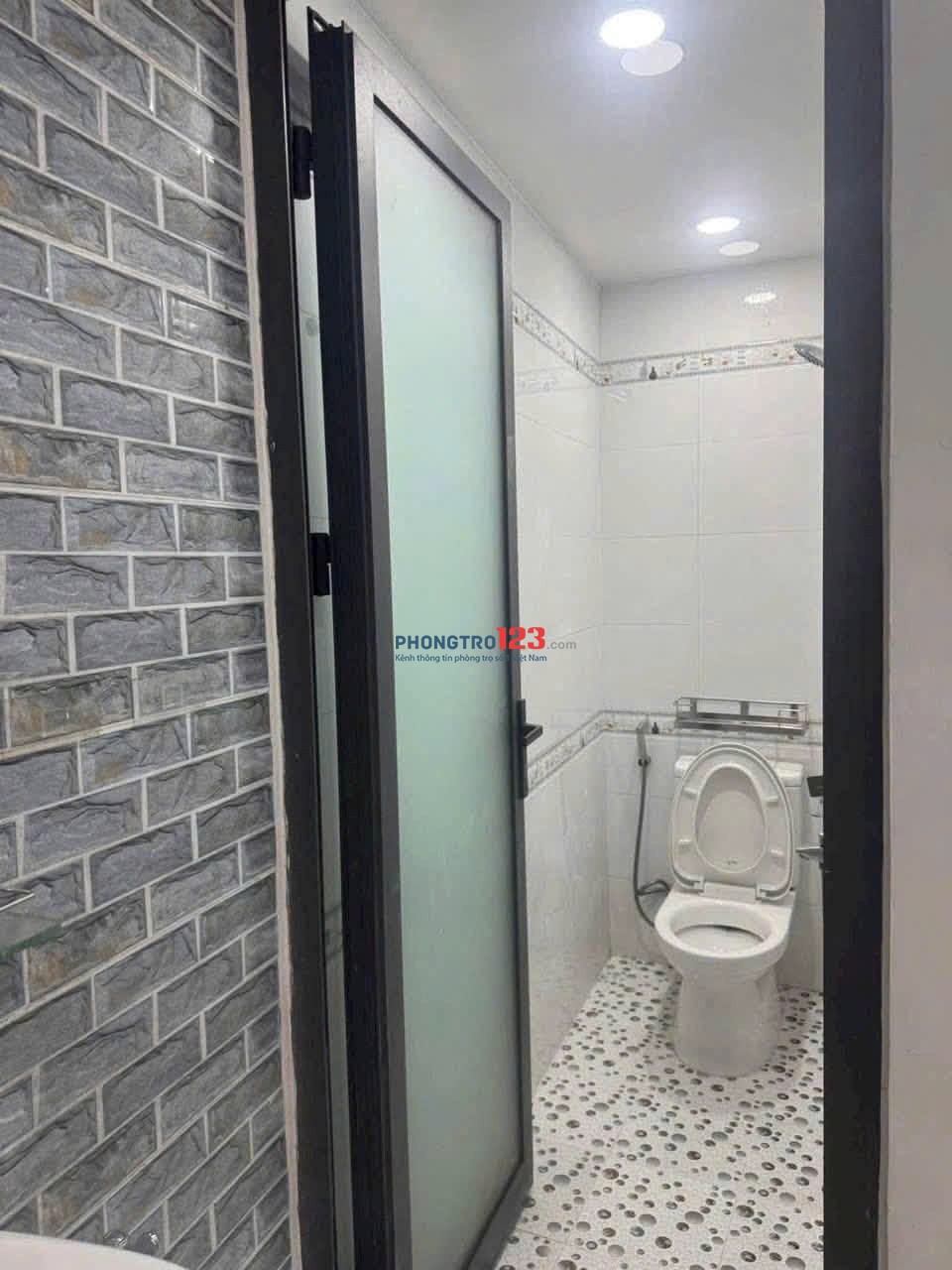 Nhà cho thuê nguyên căn đường Phan Đình Phùng, Phú Nhuận - 2PN, Full nội thất giá 14tr/th