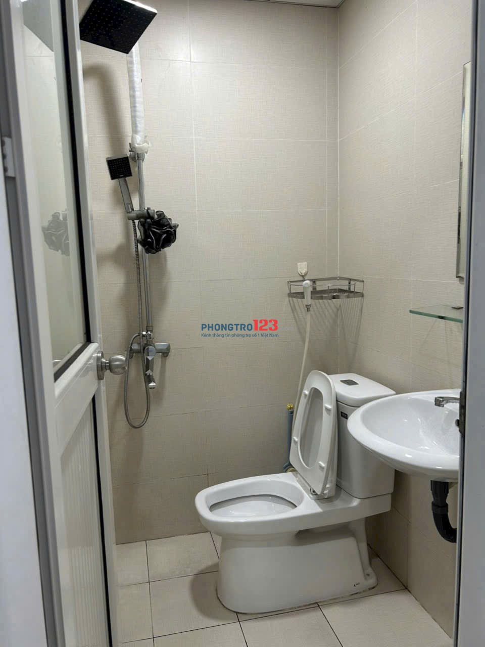 Chung cư 90 Nguyễn Hữu Cảnh, BT: 2p ngủ, có NT, 13,5triệu, nhà mới