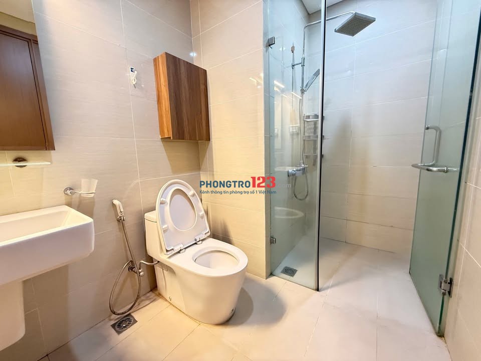 Cho thuê C/c Sky Center, 16 Phổ Quang cho thuê căn 3PN giá thuê 18tr/tháng