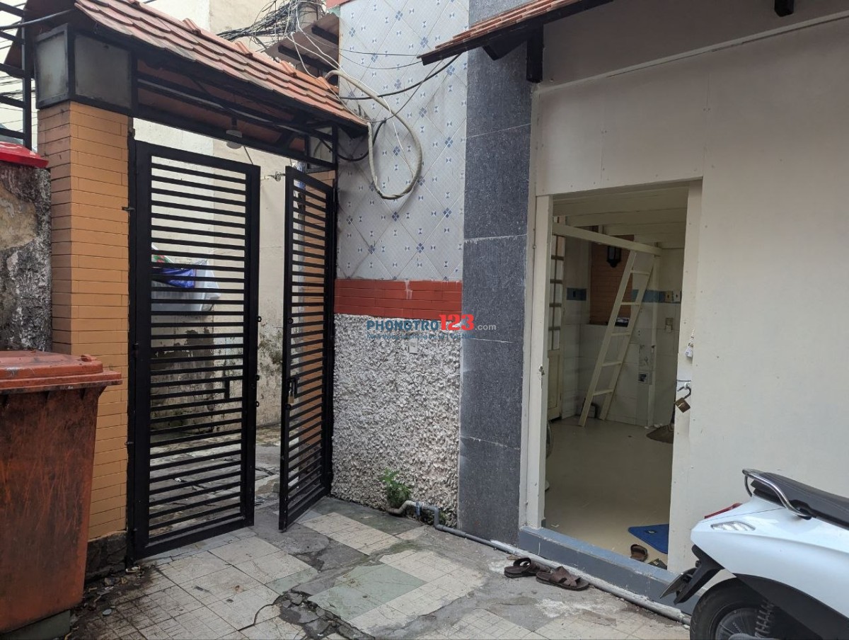 Cho thuê phòng trọ khu vực sau bệnh viện Lê Văn Thịnh, 20m2 chưa tính gác, 3.5tr/tháng như hình
