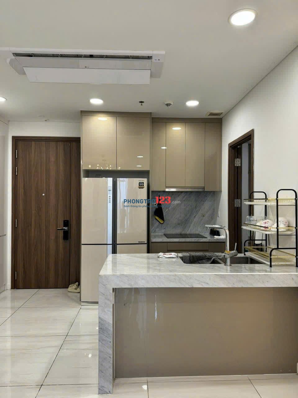 chung cư The Manor 2, Nguyễn Hữu Cảnh, BT: 2p ngủ, NTCC, 18tr/th