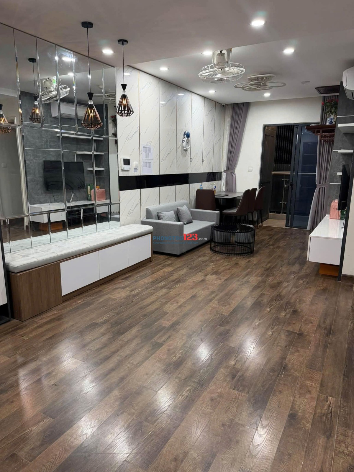 Chung cư Phúc Yên-Nội thất cao cấp-3PN Giá 13 tr/th 106m2 căn góc.