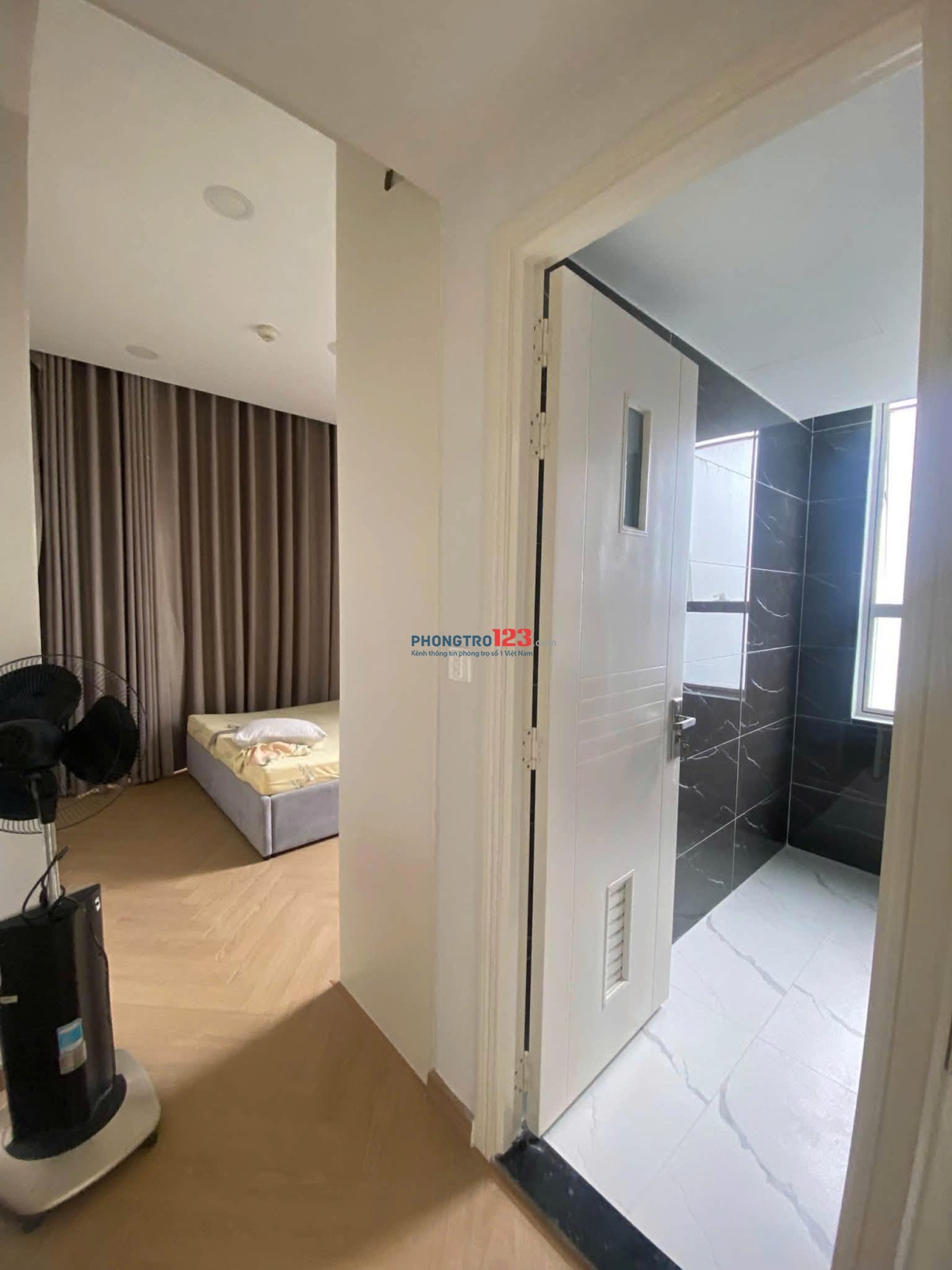 Carillon 1- Căn góc 104m2, 2 ban công, 3PN Sẵn nội thất giá 16.5 tr/th