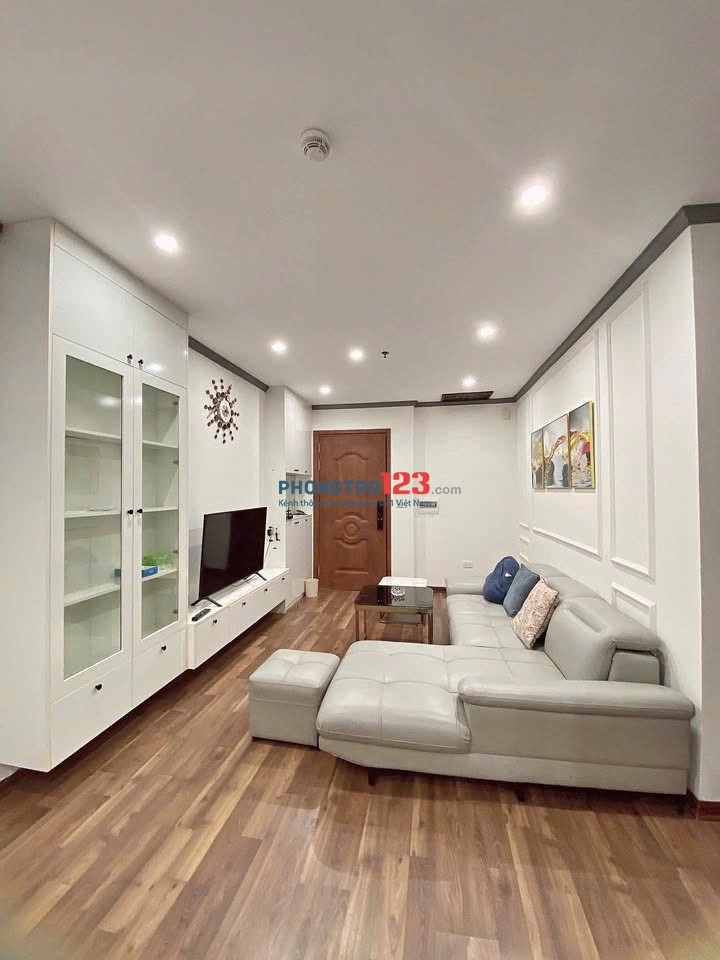 Cần cho thuê căn 2PN C/c Xi Grand Court, Lý Thường Kiệt giá 17tr/tháng