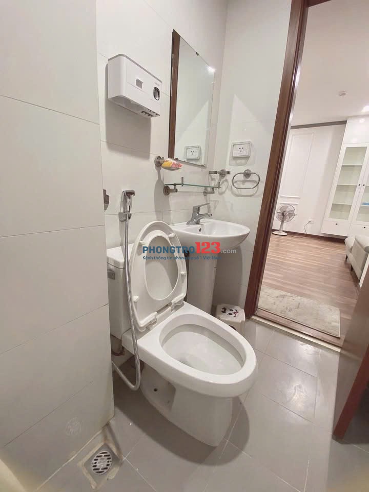 Cần cho thuê căn 2PN C/c Xi Grand Court, Lý Thường Kiệt giá 17tr/tháng