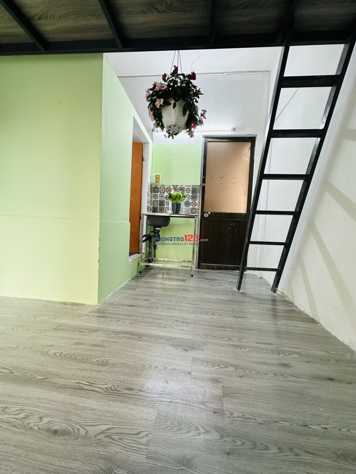 PHÒNG MÁY LẠNH SẠCH ĐẸP THOÁNG MÁT GẦN TRƯỜNG ĐẠI HỌC CÔNG NGHIỆP