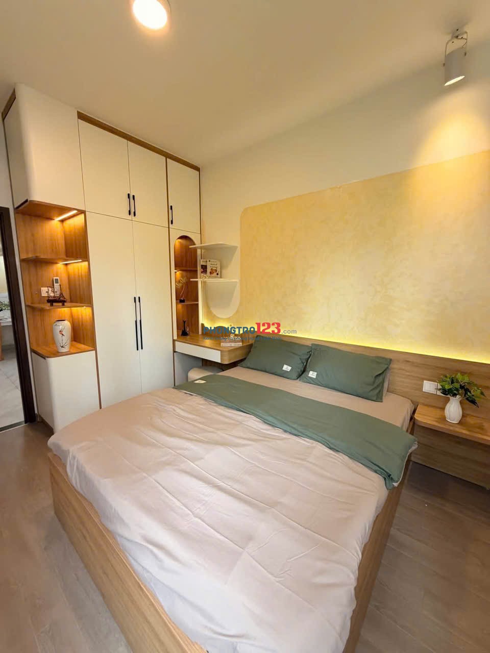 CC Cao cấp Wilton Tower. D1 Bình Thạnh. 68m2 2PN .NTCC. 17.5TR