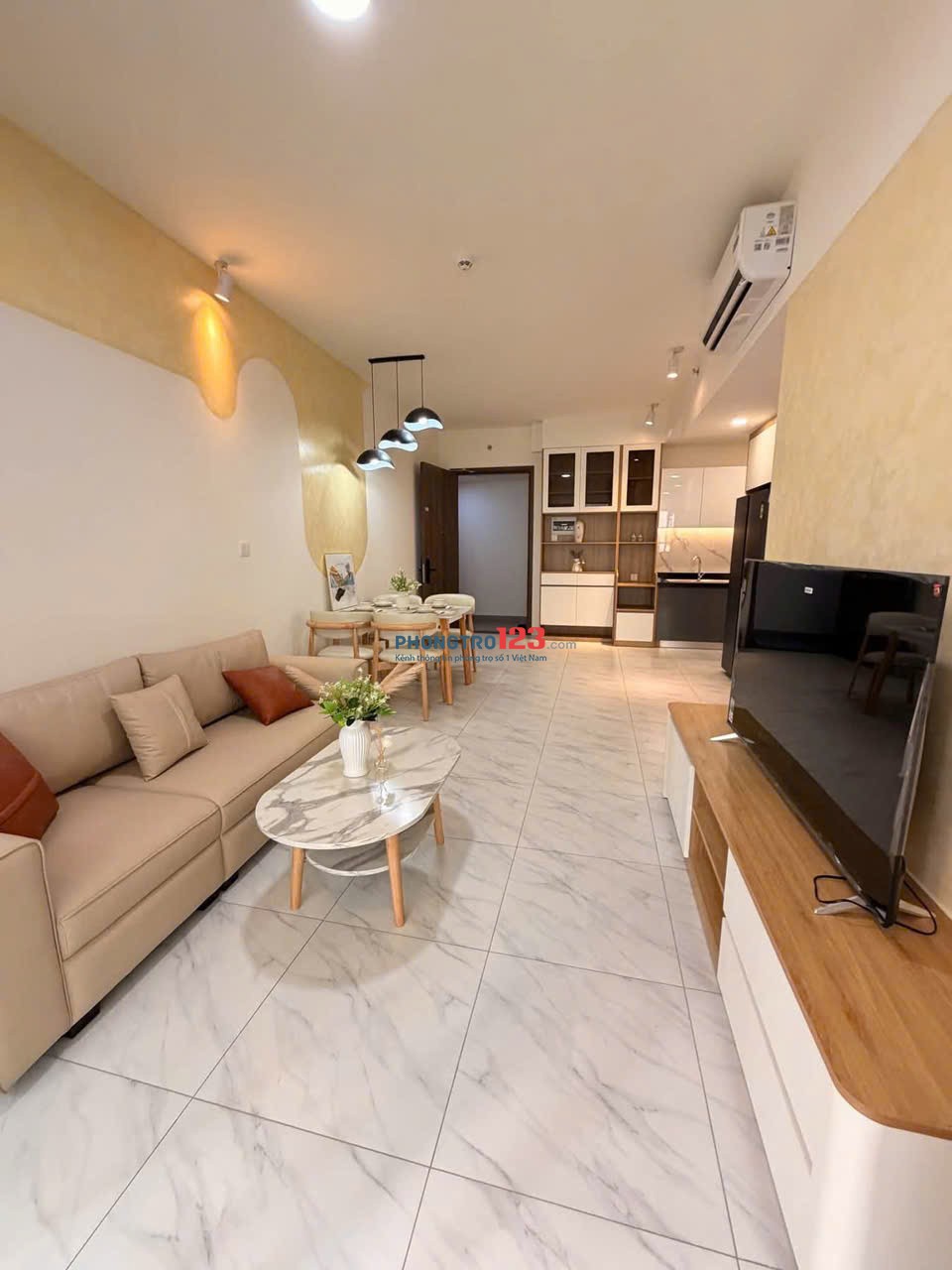 CC Cao cấp Wilton Tower. D1 Bình Thạnh. 68m2 2PN .NTCC. 17.5TR