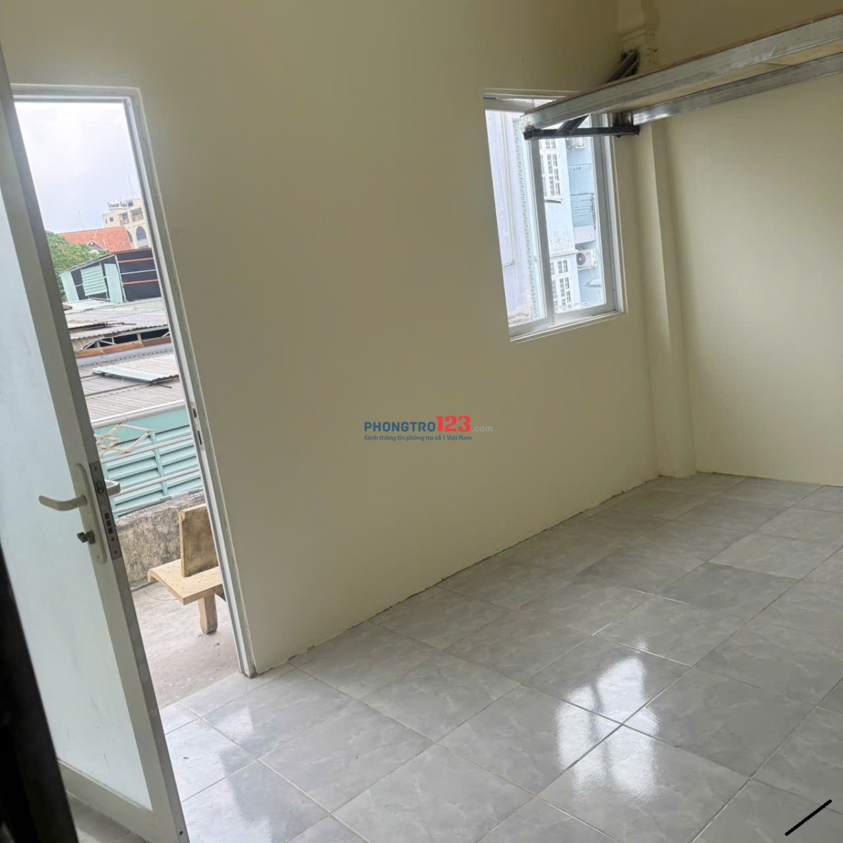 Phòng trọ ngay chợ phú lâm, Diện tích 24m2, có gác, mới, Đẹp, Sạch sẽ