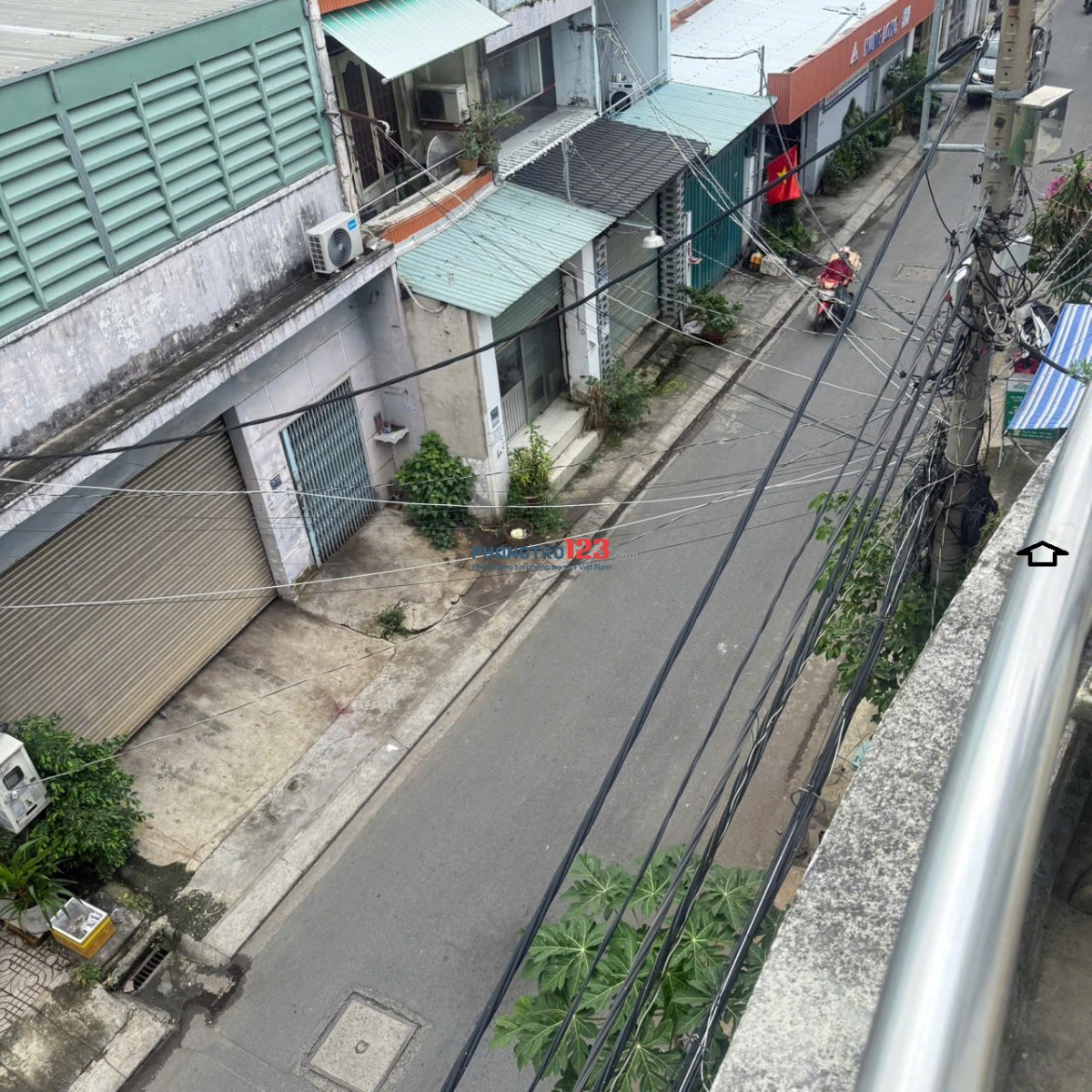 Phòng trọ ngay chợ phú lâm, Diện tích 24m2, có gác, mới, Đẹp, Sạch sẽ