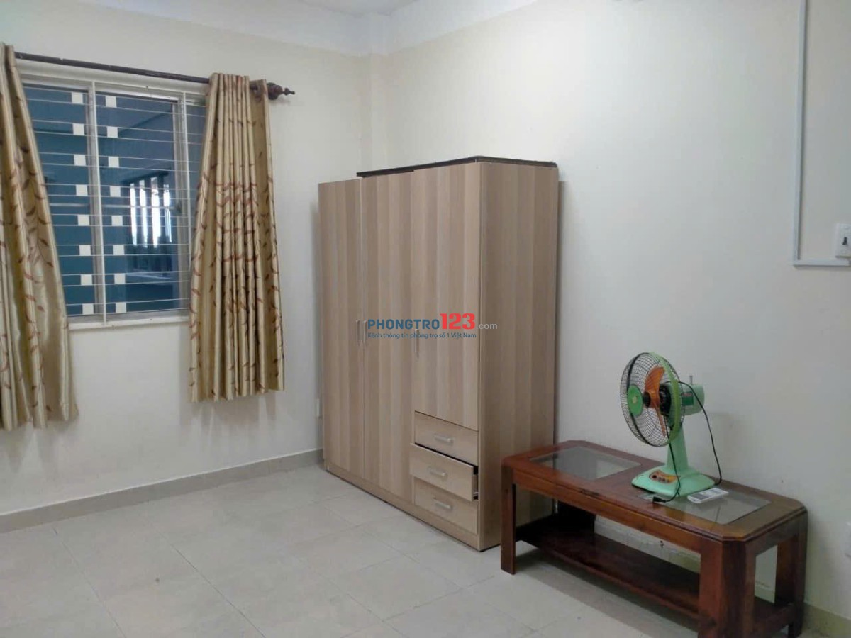 Chung cư Nguyễn Ngọc Phương, BT: 2p ngủ, nhà trống, 10 triệu, 75m2